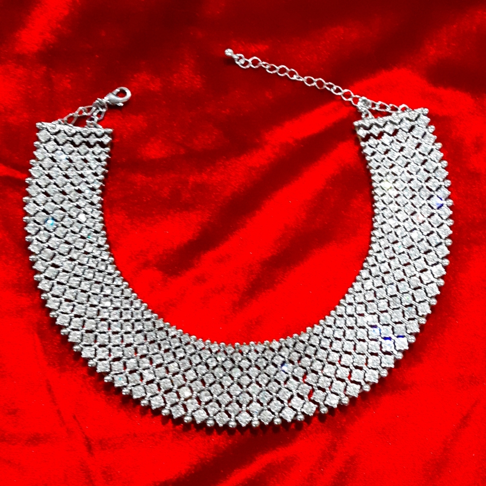 Statement necklace